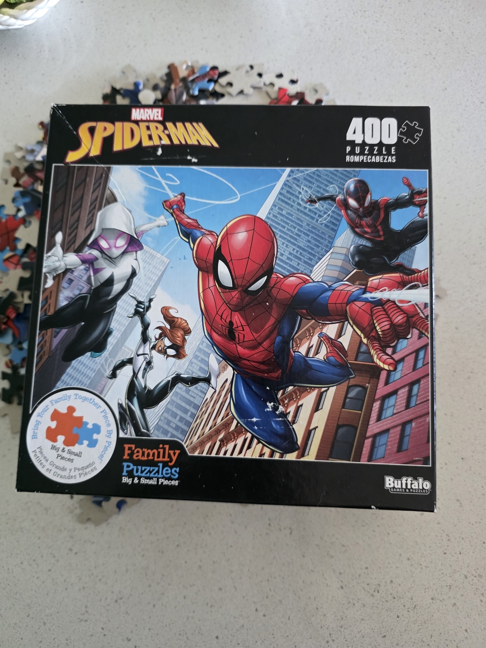 Marvel Spider-Man 400-Piece Puzzle - Red & Blue 396 Pieces 4 Pieces Missing - Picture 1 of 4